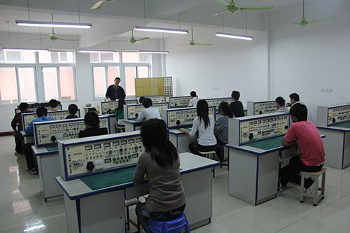 ��ꖹ��I(y��)�WУ�C늌��I(y��)����