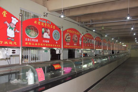 ��ꖹ��I(y��)�W(xu��)У�Ƀ������Ĳ͏d