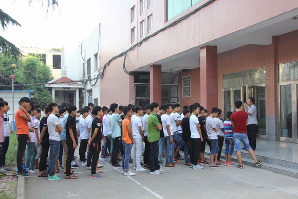 ��ꖹ��I(y��)�W(xu��)У�C(j��)늌���(x��)��ȫ����