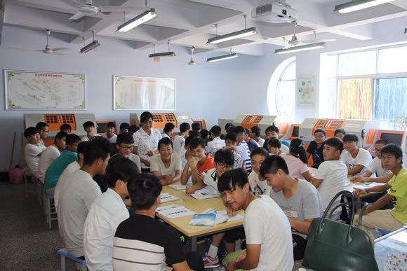 ��ꖹ��I(y��)�W(xu��)У��(sh��)��һ�w������