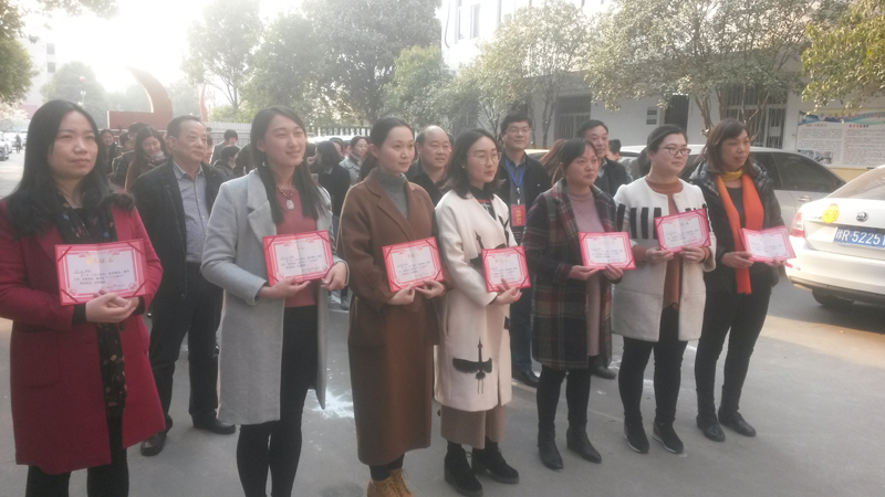 南陽工業(yè)學(xué)校三八節(jié)活動