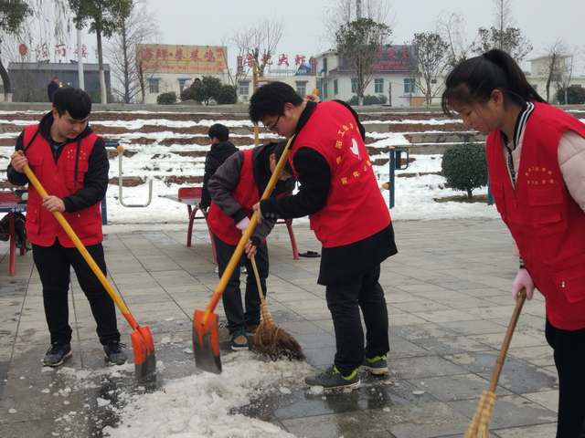 南陽工業(yè)學(xué)校鏟雪