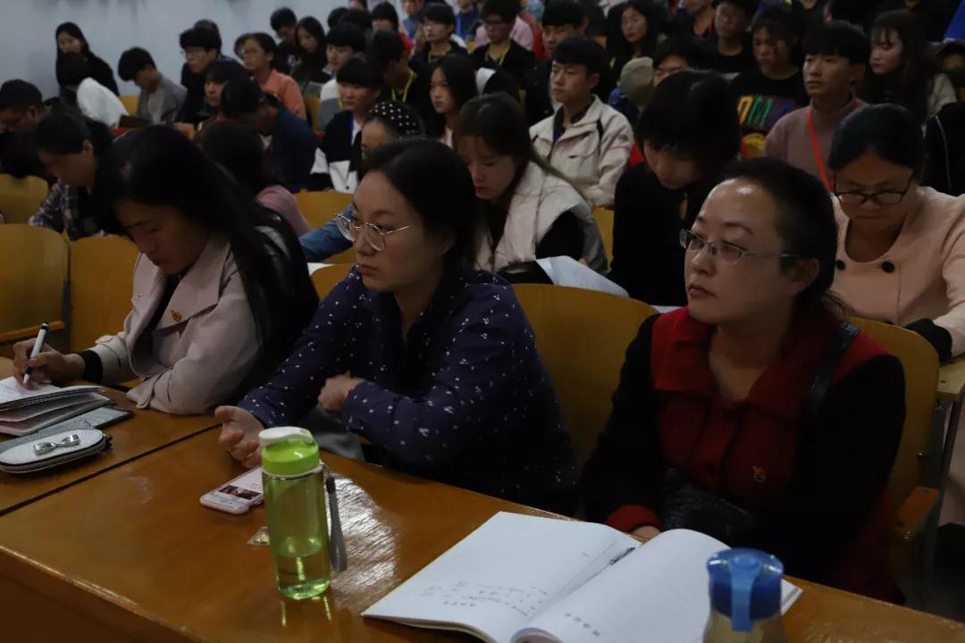 南陽工業(yè)學(xué)校學(xué)生代表大會