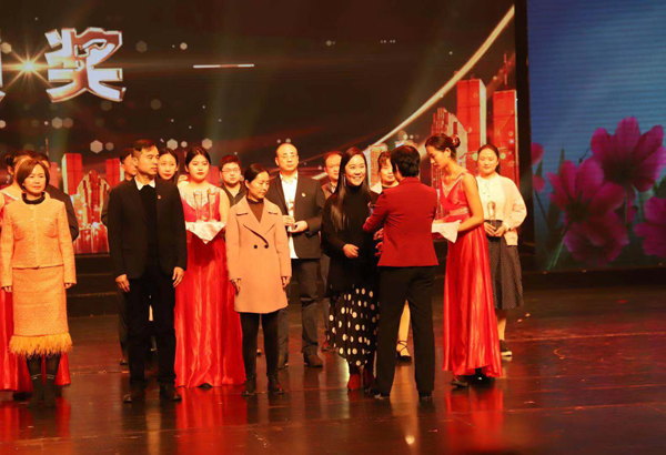 ���(y��ng)���I(y��)�W(xu��)У�Ҍ�(du��)���(gu��)�V��