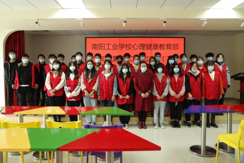 ���(y��ng)���I(y��)�W(xu��)У�n����(d��ng)