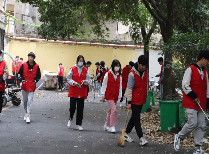 南陽工業(yè)學校團很