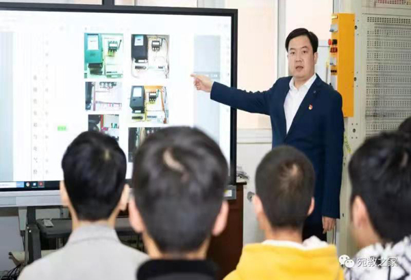 南陽工業(yè)學(xué)校冉中濤