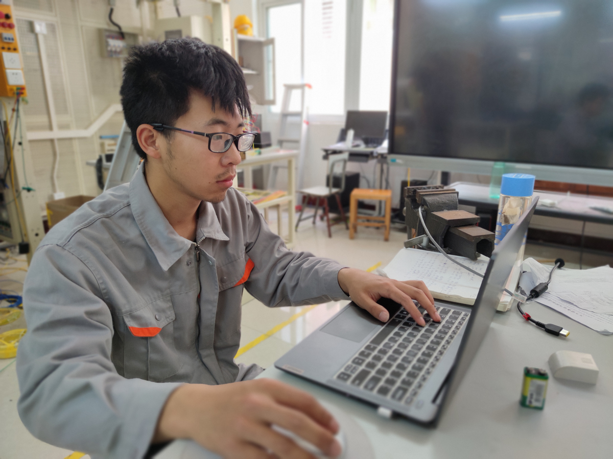 ��ꖹ��I(y��)�WУ�Ÿ���