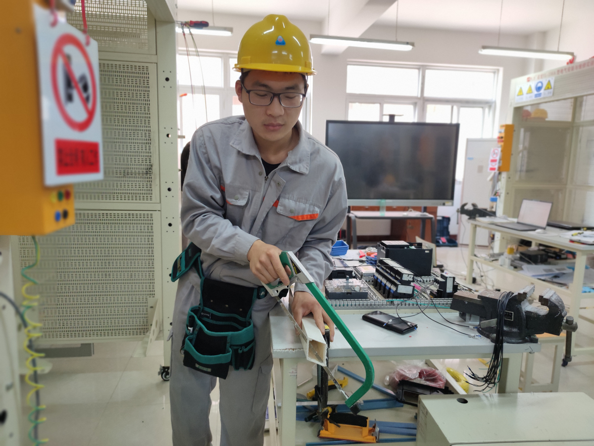 ��ꖹ��I(y��)�WУ